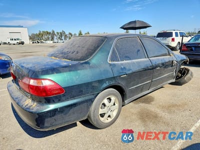 Trzecie zdjęcie samochodu z tyłu: 2000 HONDA ACCORD SE VIN:JHMCG5672YC013996 - miniatura