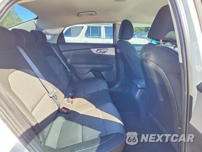 Zdjęcie 10 z 13 samochodu: 2023 KIA FORTE LXS VIN:3KPF24AD5PE549353 - miniatura