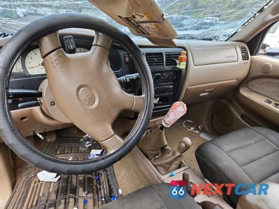 Zdjęcie 8 z 12 samochodu: 2003 TOYOTA TACOMA XTRACAB VIN:5TEWN72N43Z304532 - miniatura