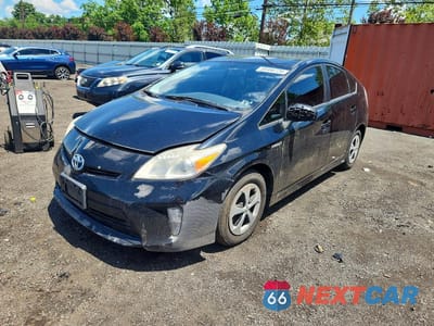 2012 TOYOTA PRIUS FOUR JTDKN3DU3C1506039 - główne zdjęcie licytacji z USA - miniatura