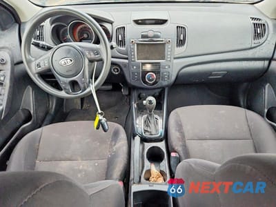 Zdjęcie 8 z 12 samochodu: 2011 KIA FORTE EX VIN:KNAFU5A22B5323531 - miniatura