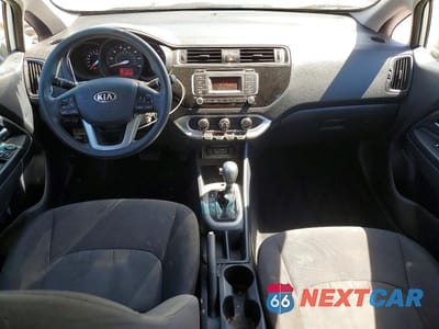 Zdjęcie 8 z 12 samochodu: 2016 KIA RIO LX VIN:KNADM4A31G6589702 - miniatura