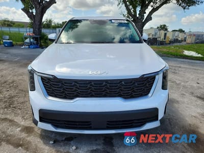 Piąte zdjęcie samochodu w środku: 2026 KIA SORENTO LX VIN:5XYRG4JCXTG413545 - miniatura