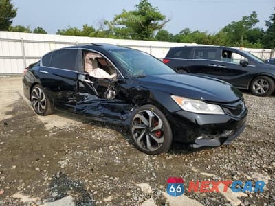 Czwarte zdjęcie samochodu z boku: 2017 HONDA ACCORD EX VIN:1HGCR2F70HA002521 - miniatura