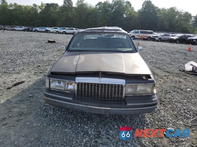 Zdjęcie 9 z 26 samochodu: 1994 LINCOLN TOWN CAR CARTIER VIN:1LNLM83W8RY732046 - miniatura