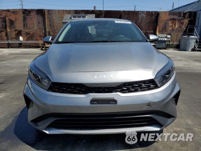 Piąte zdjęcie samochodu w środku: 2022 KIA FORTE FE VIN:3KPF24AD2NE501645 - miniatura