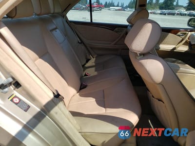 Zdjęcie 10 z 12 samochodu: 2000 MERCEDES-BENZ E 320 VIN:WDBJF65J4YB057100 - miniatura