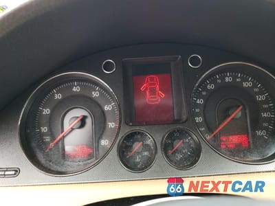Zdjęcie 9 z 12 samochodu: 2007 VOLKSWAGEN PASSAT 2.0T VIN:WVWAK73C57P127017 - miniatura