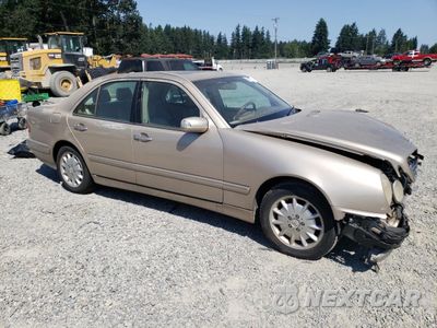 Czwarte zdjęcie samochodu z boku: 2000 MERCEDES-BENZ E 320 VIN:WDBJF65J4YB057100 - miniatura