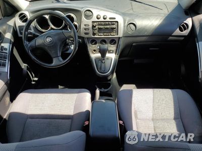 Zdjęcie 8 z 13 samochodu: 2004 TOYOTA COROLLA MATRIX XR VIN:2T1KR32E44C235117 - miniatura