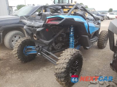 Czwarte zdjęcie samochodu z boku: 2023 CAN-AM MAVERICK X3 RS TURBO RR VIN:3JBVJAV45PE000102 - miniatura