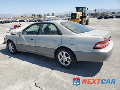 Drugie zdjęcie samochodu z przodu: 2000 LEXUS ES 300 VIN:JT8BF28G3Y5078015 - miniatura