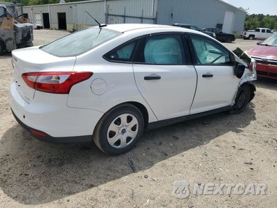 Trzecie zdjęcie samochodu z tyłu: 2014 FORD FOCUS S VIN:1FADP3E24EL234078 - miniatura