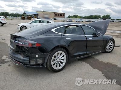Trzecie zdjęcie samochodu z tyłu: 2013 TESLA MODEL S VIN:5YJSA1CP1DFP04400 - miniatura