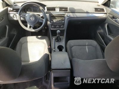 Zdjęcie 8 z 12 samochodu: 2012 VOLKSWAGEN PASSAT S VIN:1VWAP7A3XCC004574 - miniatura