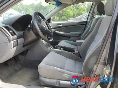Zdjęcie 7 z 13 samochodu: 2003 HONDA ACCORD EX VIN:1HGCM56633A091453 - miniatura