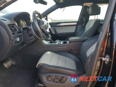 Zdjęcie 7 z 13 samochodu: 2017 VOLKSWAGEN TOUAREG WOLFSBURG VIN:WVGRF7BPXHD003755 - miniatura