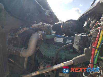 Zdjęcie 7 z 10 samochodu: 2019 VOLVO VNR VIN:4V4W39EG3KN226149 - miniatura