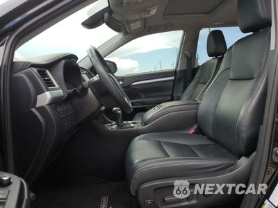 Zdjęcie 7 z 13 samochodu: 2019 TOYOTA HIGHLANDER SE VIN:5TDKZRFHXKS564058 - miniatura