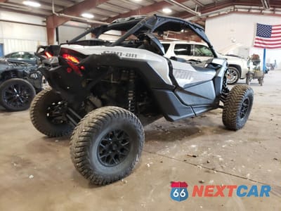 Czwarte zdjęcie samochodu z boku: 2023 CAN-AM MAVERICK X3 RS TURBO RR VIN:3JBVJAV48PE001390 - miniatura