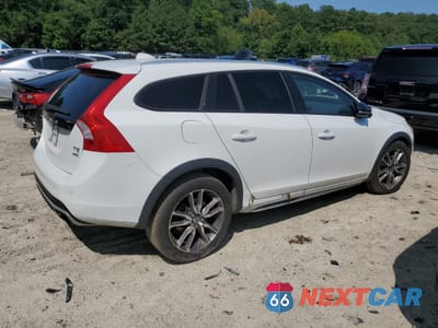 Trzecie zdjęcie samochodu z tyłu: 2016 VOLVO V60 CROSS COUNTRY PREMIER VIN:YV4612HK1G1003225 - miniatura
