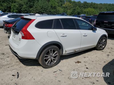 Trzecie zdjęcie samochodu z tyłu: 2016 VOLVO V60 CROSS COUNTRY PREMIER VIN:YV4612HK1G1003225 - miniatura