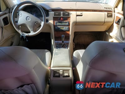 Zdjęcie 8 z 12 samochodu: 2000 MERCEDES-BENZ E 320 VIN:WDBJF65J9YB083451 - miniatura