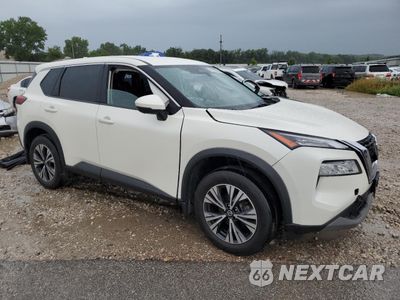 Czwarte zdjęcie samochodu z boku: 2021 NISSAN ROGUE SV VIN:JN8AT3BB8MW214057 - miniatura