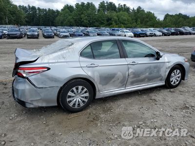 Trzecie zdjęcie samochodu z tyłu: 2018 TOYOTA CAMRY L VIN:4T1B11HK0JU563542 - miniatura