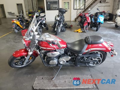 Trzecie zdjęcie samochodu z tyłu: 2010 YAMAHA XVS950 A VIN:JYAVN01E9AA010180 - miniatura