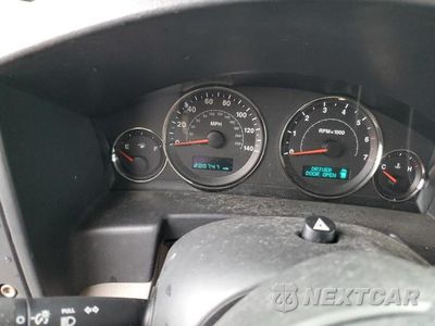 Zdjęcie 17 z 24 samochodu: 2006 JEEP COMMANDER LIMITED VIN:1J8HG58NX6C189462 - miniatura