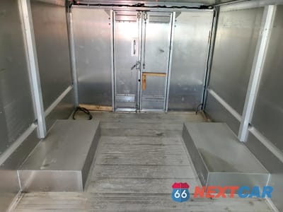 Zdjęcie 10 z 12 samochodu: 2016 FORD ECONOLINE E350 SUPER DUTY STRIPPED CHASSIS VIN:1FC3E3KS7GDC56257 - miniatura