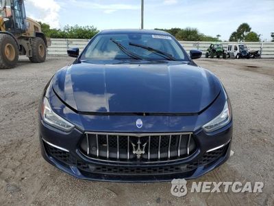 Piąte zdjęcie samochodu w środku: 2019 MASERATI GHIBLI S VIN:ZAM57YTL2K1322055 - miniatura
