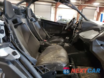 Piąte zdjęcie samochodu w środku: 2023 CAN-AM MAVERICK X3 RS TURBO RR VIN:3JBVJAV48PE001390 - miniatura