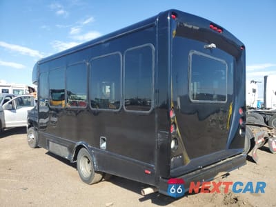 Trzecie zdjęcie samochodu z tyłu: 2017 FORD ECONOLINE E350 SUPER DUTY CUTAWAY VAN VIN:1FDEE3FS8HDC55836 - miniatura