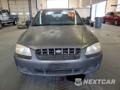 Piąte zdjęcie samochodu w środku: 2001 HYUNDAI ACCENT GL VIN:KMHCG45C81U225775 - miniatura