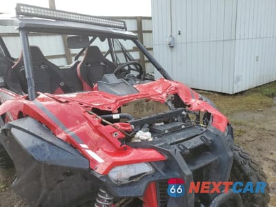 Zdjęcie 9 z 11 samochodu: 2019 HONDA SXS1000 S2X VIN:1HFVE051GK4000465 - miniatura