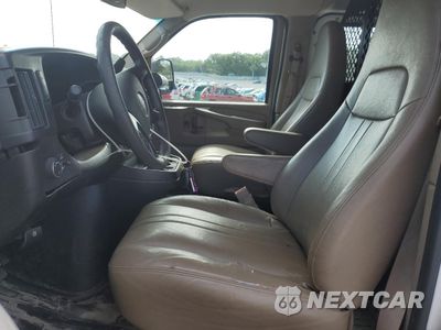 Zdjęcie 7 z 12 samochodu: 2015 GMC SAVANA G2500 VIN:1GTW7FCG2F1112044 - miniatura
