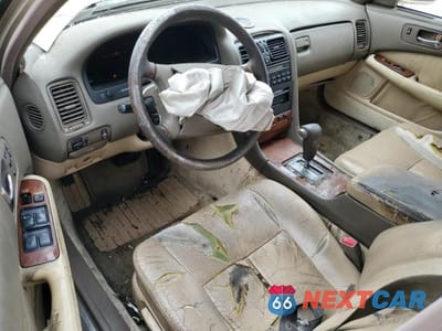Zdjęcie 8 z 12 samochodu: 1992 LEXUS LS 400 VIN:JT8UF11EXN0099013 - miniatura