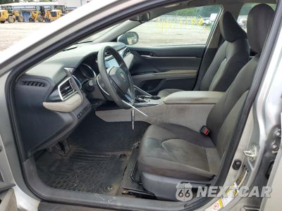 Zdjęcie 7 z 12 samochodu: 2018 TOYOTA CAMRY L VIN:4T1B11HK0JU563542 - miniatura