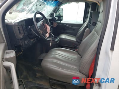 Zdjęcie 7 z 13 samochodu: 2017 GMC SAVANA CUTAWAY G3500 VIN:1GD07RFG4H1196448 - miniatura