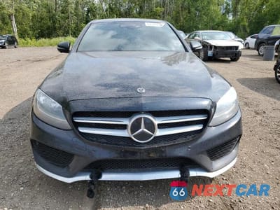 Piąte zdjęcie samochodu w środku: 2017 MERCEDES-BENZ C 300 4MATIC VIN:55SWF4KB3HU232926 - miniatura