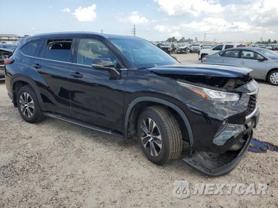 Czwarte zdjęcie samochodu z boku: 2020 TOYOTA HIGHLANDER XLE VIN:5TDGZRBH4LS503950 - miniatura