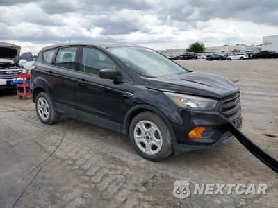 Czwarte zdjęcie samochodu z boku: 2018 FORD ESCAPE S VIN:1FMCU0F77JUA30513 - miniatura