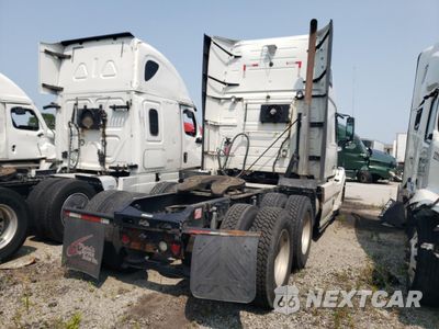 Czwarte zdjęcie samochodu z boku: 2016 VOLVO VN VNL VIN:4V4NC9EH3GN923185 - miniatura