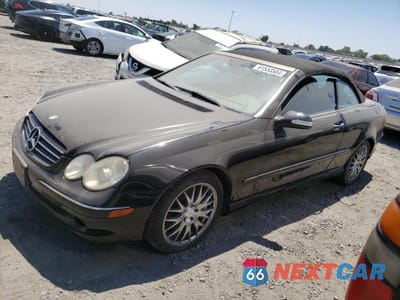 2005 MERCEDES-BENZ CLK 500 WDBTK75J55F156815 - główne zdjęcie licytacji z USA - miniatura