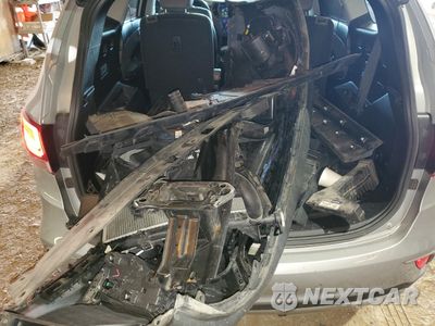 Zdjęcie 12 z 13 samochodu: 2017 HYUNDAI SANTA FE SE ULTIMATE VIN:KM8SRDHF4HU190772 - miniatura