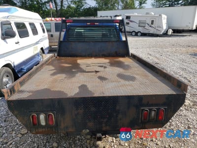 Zdjęcie 6 z 12 samochodu: 2004 CHEVROLET SILVERADO K3500 VIN:1GBJK33274F208350 - miniatura