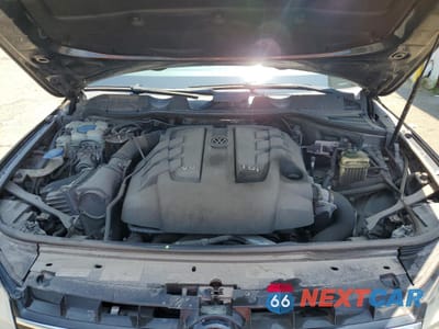 Zdjęcie 7 z 10 samochodu: 2014 VOLKSWAGEN TOUAREG V6 TDI VIN:WVGEP9BP4ED010414 - miniatura