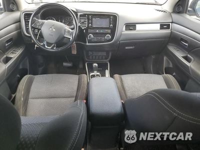 Zdjęcie 8 z 13 samochodu: 2017 MITSUBISHI OUTLANDER ES VIN:JA4AD2A3XHZ018150 - miniatura